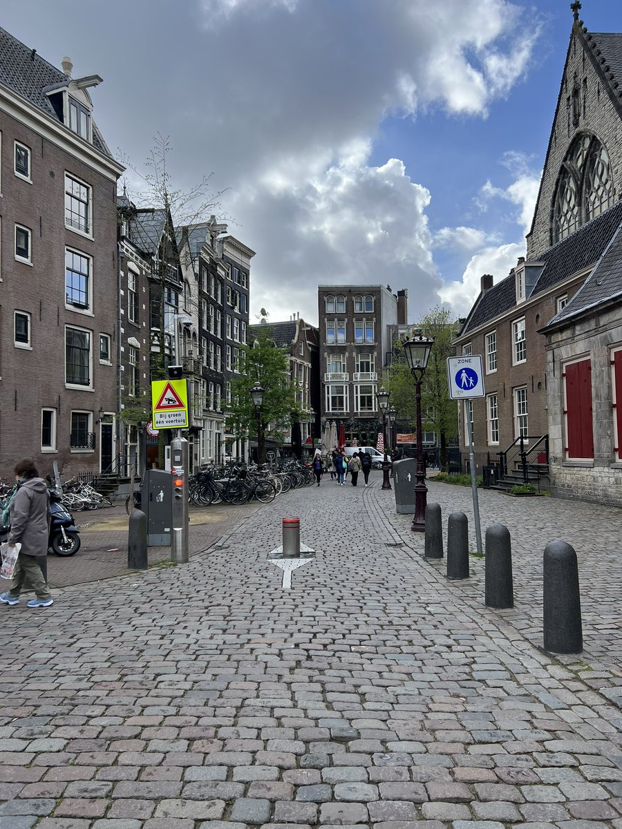 i_TAUILR's tweet photo. Amsterdam 🇳🇱🤍 https://t.co/X3MI32ktmb