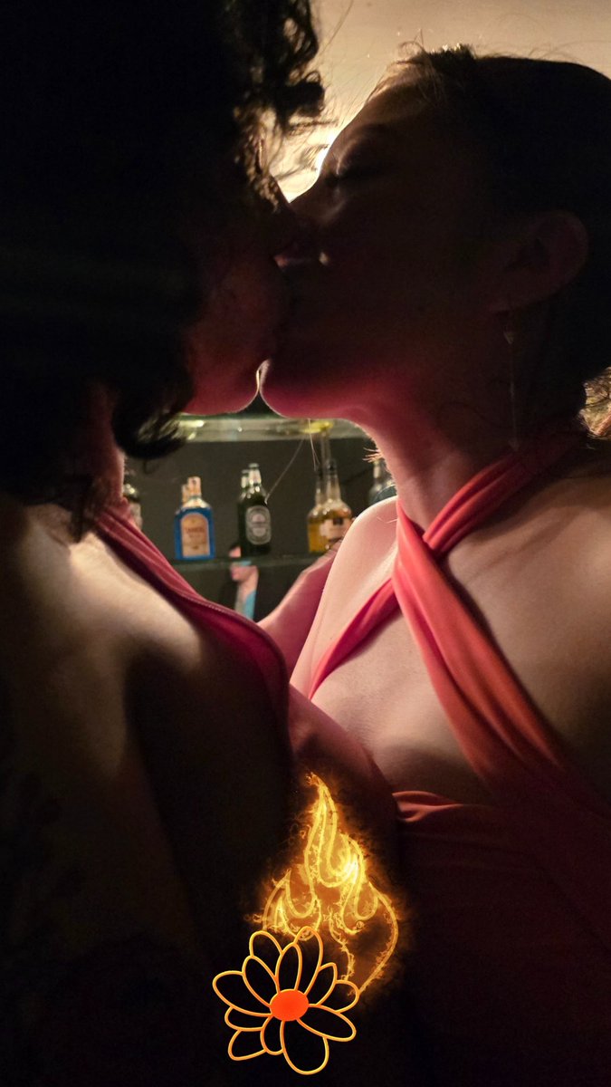 El erotismo presente en la gran fiesta de @MeanLoversMx en @ElMejorClubSW ...la pasamos muy bien! @BisexygirlSW