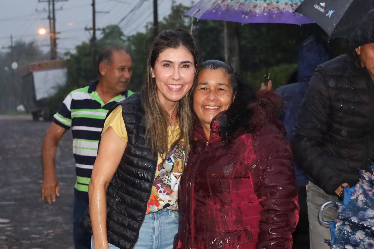 norma_zaratedm's tweet photo. Con la esperanza y bonanza que trae consigo la lluvia, inauguramos esta tarde 770m2 de empedrado en el Barrio San Francisco 1 de Paraguarí.
#SentíelProgreso https://t.co/4HC4Nj3kas