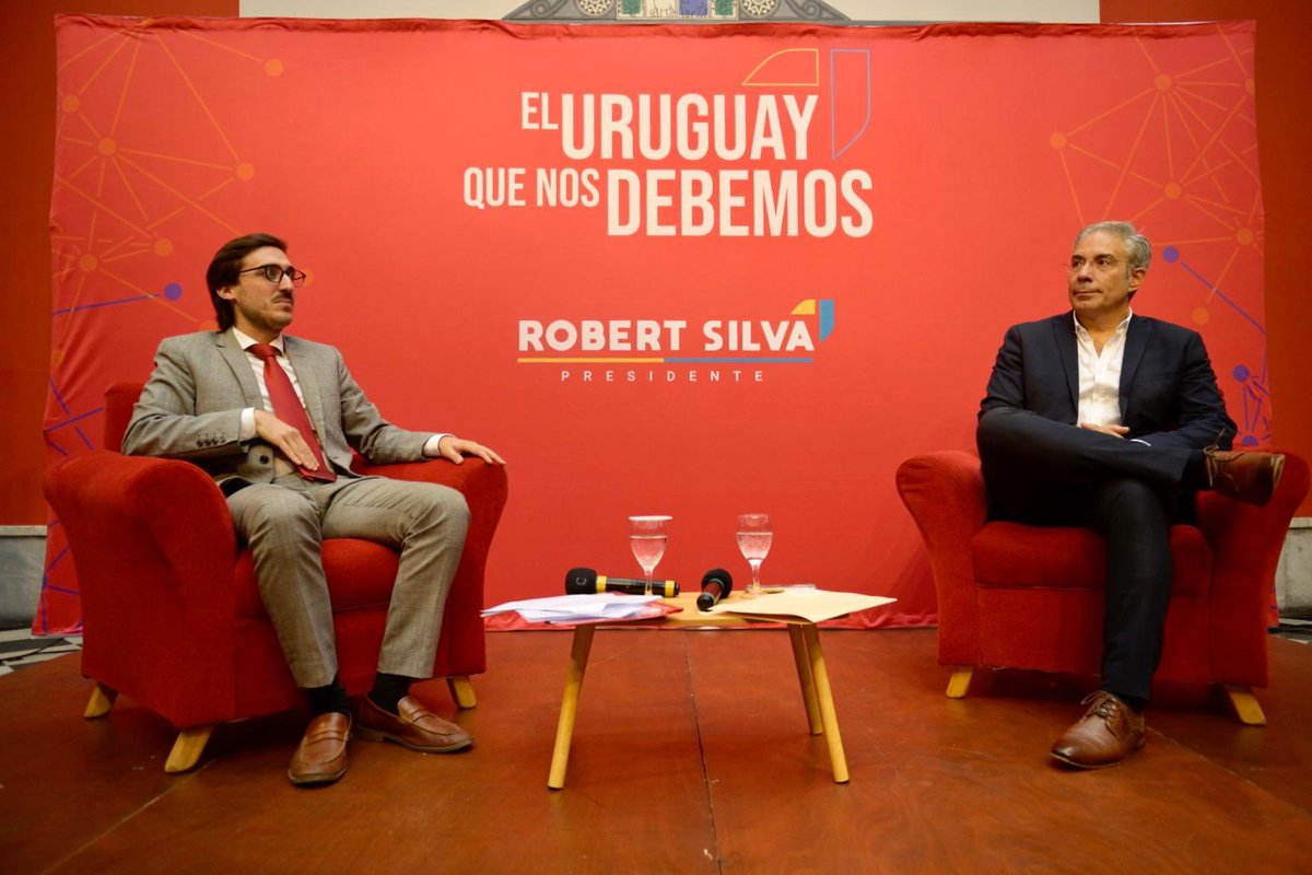 la85uy's tweet photo. Hoy @AntonioManzi91 junto a nuestro candidato @RobertSilvaUy presentaron las propuestas de Infancia e Integración social.

Continuamos trabajando por el Uruguay que nos Debemos. 
#HayEquipo💪🏻🚩
#RobertSilvaPresidente https://t.co/MYxhSsAFGF