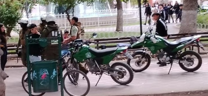 carab_ohiggins's tweet photo. Tras diligencias, la Patrulla Mixta OS14, #SanFdo., logró la detención de 2 personas adultas por robo con violencia al interior del Parque Abel Bouchon de la comuna. Amenazaron a sus víctimas con armas blancas para sustraerles los teléfonos celulares.    #OrdenyPatria https://t.co/CNcTeY7TZE