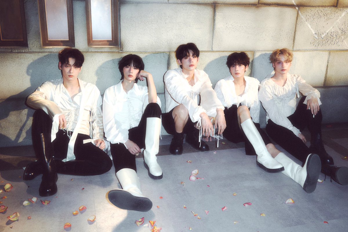 TXTChartData's tweet photo. .@TXT_members' "I'll see you there Tomorrow" debuts at #21 on Billboard South Korea Songs. It's their first ever bside debut on the charts. https://t.co/S9VSeL5lso