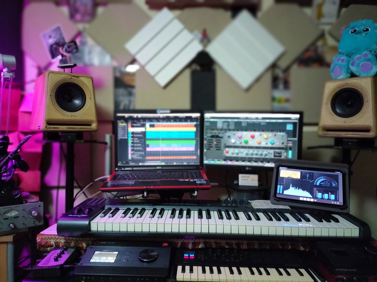 Flexihomestudio's tweet image. En mode mix in progres by night at Flexi'Studio 🎵🎶🎼🌈
#cubasepro #antelopezentour #decibel #processaudio #prosodiaaudio #maudio #ATHM50X #Sonarworks
