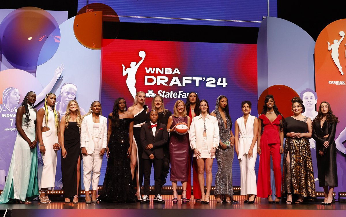 BleacherReport's tweet photo. 2024 WNBA DRAFT CLASS IS STACKED 🔥👏 https://t.co/0uvISdBnT0
