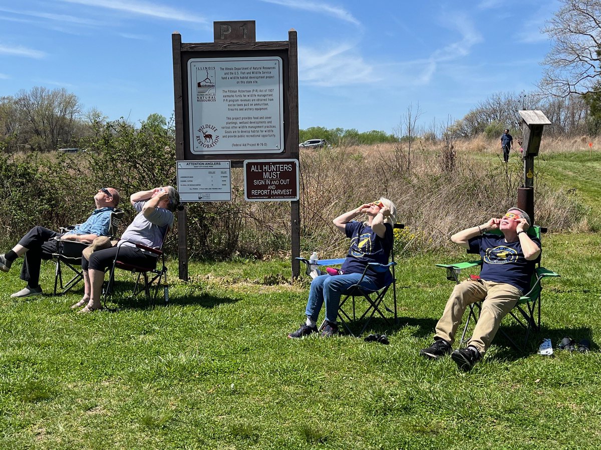 IllinoisDNR's tweet image. One week ago, tens of thousands of excited eclipse chasers flocked to Illinois state parks to view the April 8 total solar eclipse over southern Illinois. These are some of our favorite photo memories from the day. #ILEclipse2024 #Eclipse24