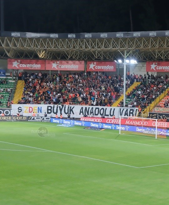 Alanyaspor tribünleri: 
'Sizden Büyük Anadolu Var!'