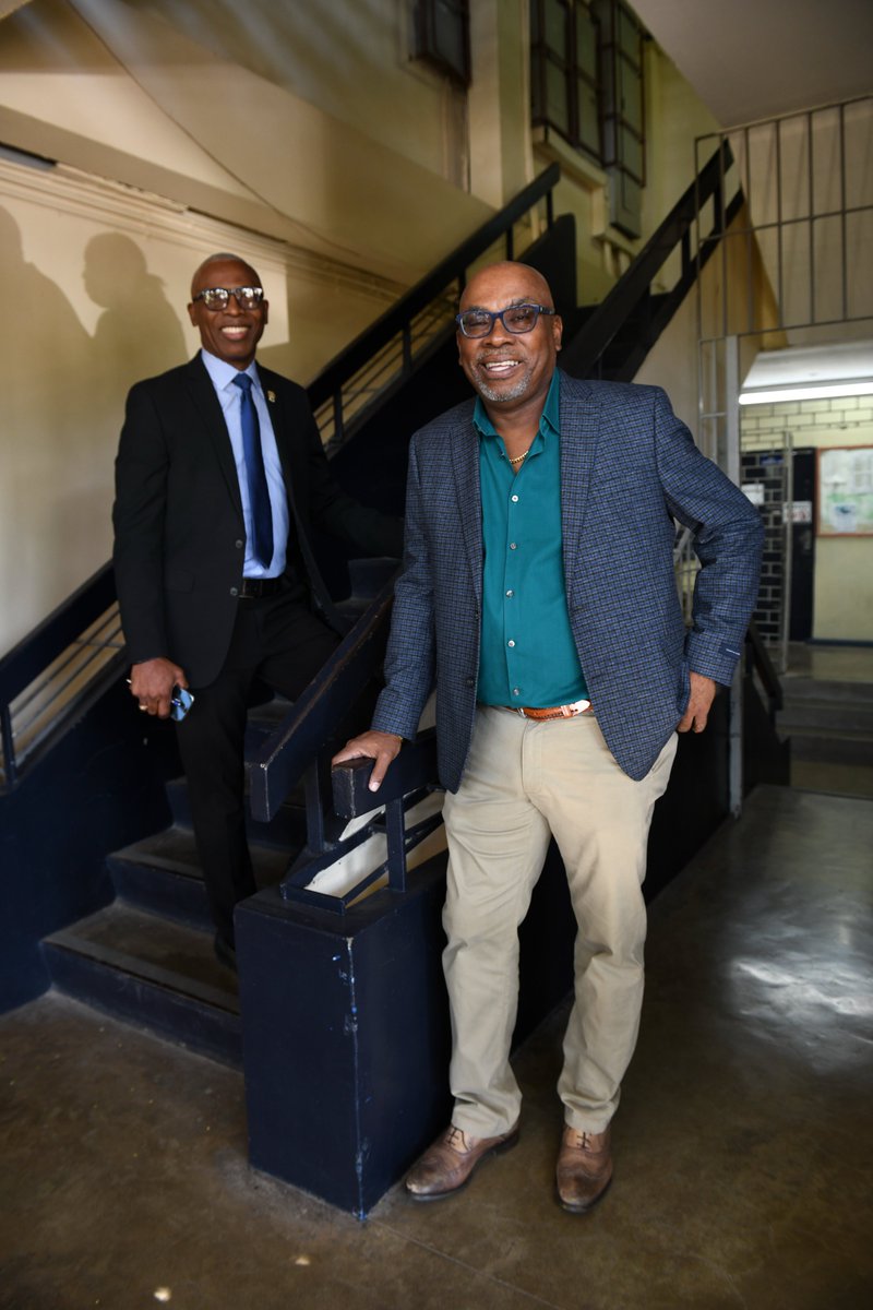 UNDPJamaica's tweet image. Jamaica&apos;s next generation of miners are being trained in a 1st-of-its-kind degree prog at @UTechJamaica to lead sustainable mining of #DevelopmentMinerals. 

How NextGen Miners put people &amp;amp; planet, 1st supported by @DevelopmentMin 

🔗bit.ly/4423ojn | #DevtMineralsForum
