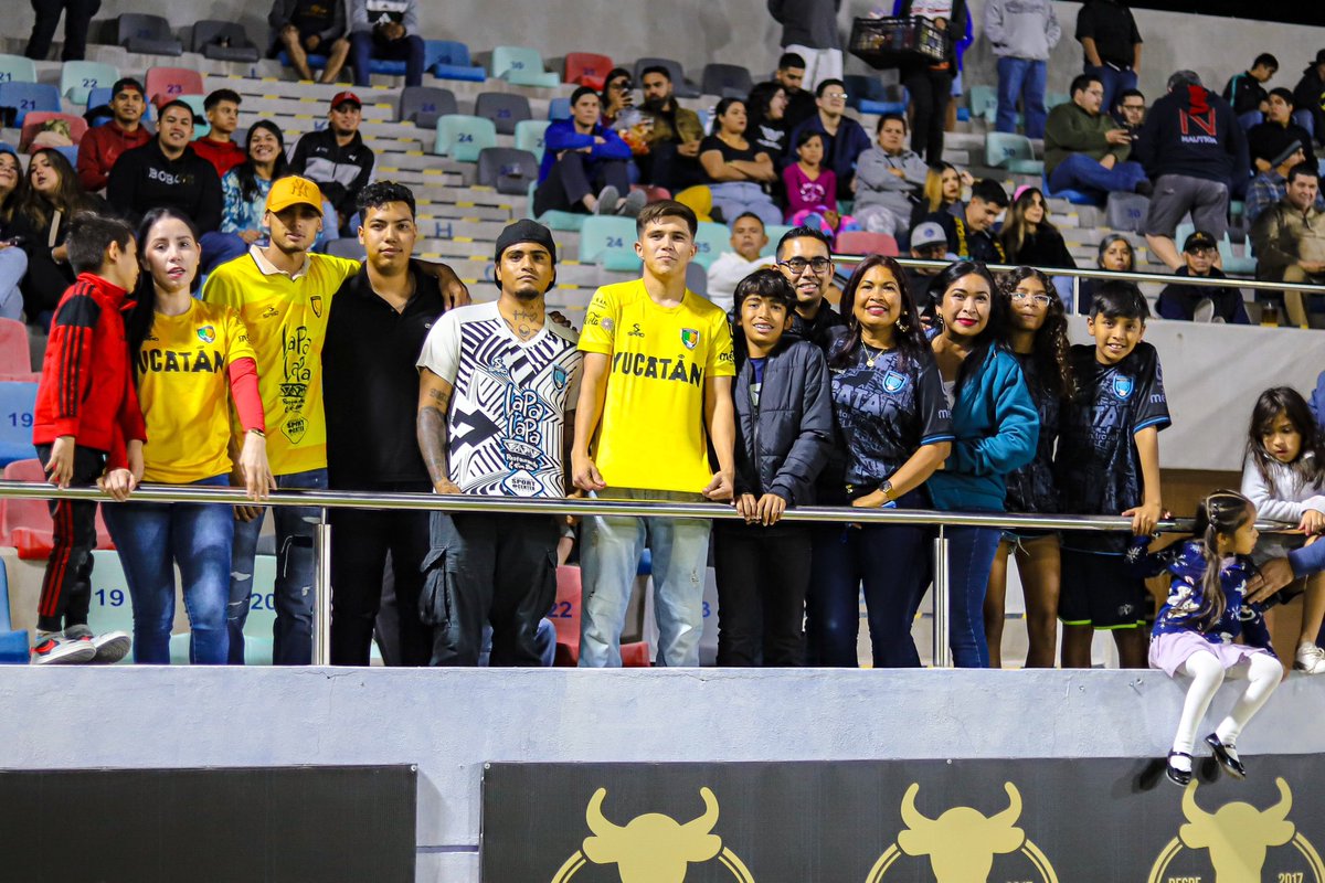 venadosfc's tweet photo. ¡LA AFICIÓN DEL VENADO EN TODOS LADOS! 🔰🤟🏼

Quizá se nos pasó subirlas 😅, pero nunca es tarde para presumir que en todos lados hay afición Astada.

¡Gracias por siempre acompañarnos! ¡Venados en Morelia y hasta en La Paz! 🔥 https://t.co/leWYWQ1LTt