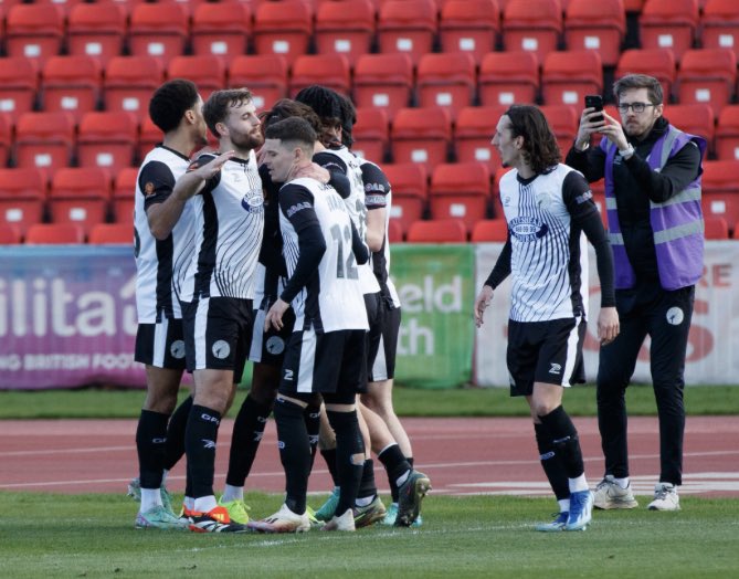 3 Tactical take aways from Gateshead’s victory against Chesterfield🧠, a thread🧵:
