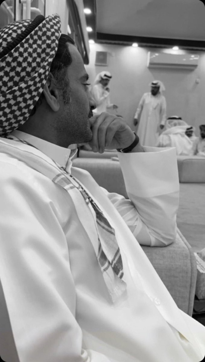 احبك من اول الدنيا الين النشور
واحسك الروح واحسك مقاديرها

شعوري انك معي حتى بليا حضور
تسوى المشاعر من أولها الى اخيرها❤️

سعد علوش