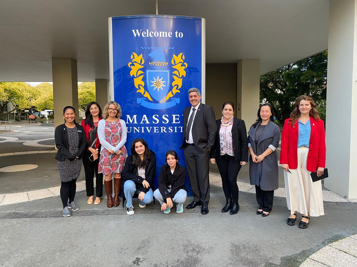 During his visit to Palmerston North, the Cuban Ambassador toured and held exchanges with managers of the Manawatu Multicultural Council, Fonterra Research and Development Centre, Riddet Institute, and Massey University. @CubaMINREX