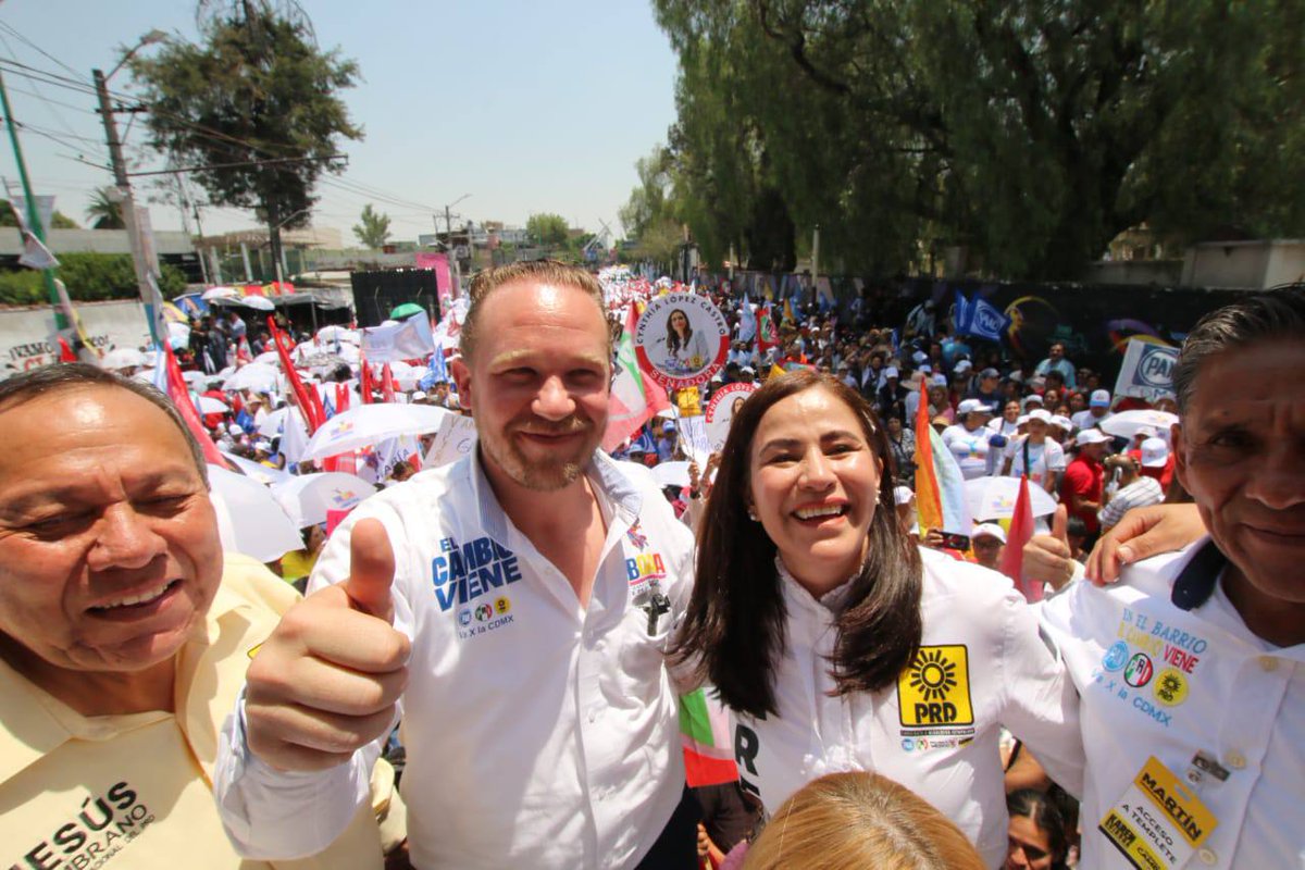 #LaFuerzaDelCambio llegó para quedarse en #Iztapalapa con más agua, seguridad, programas sociales y obras que sí funcionen, con un proyecto de gobierno fuerte que considere a todas y todos los iztapalapenses. Este #2deJunio vota por los candidatos de la Coalición Va x la #CDMX…