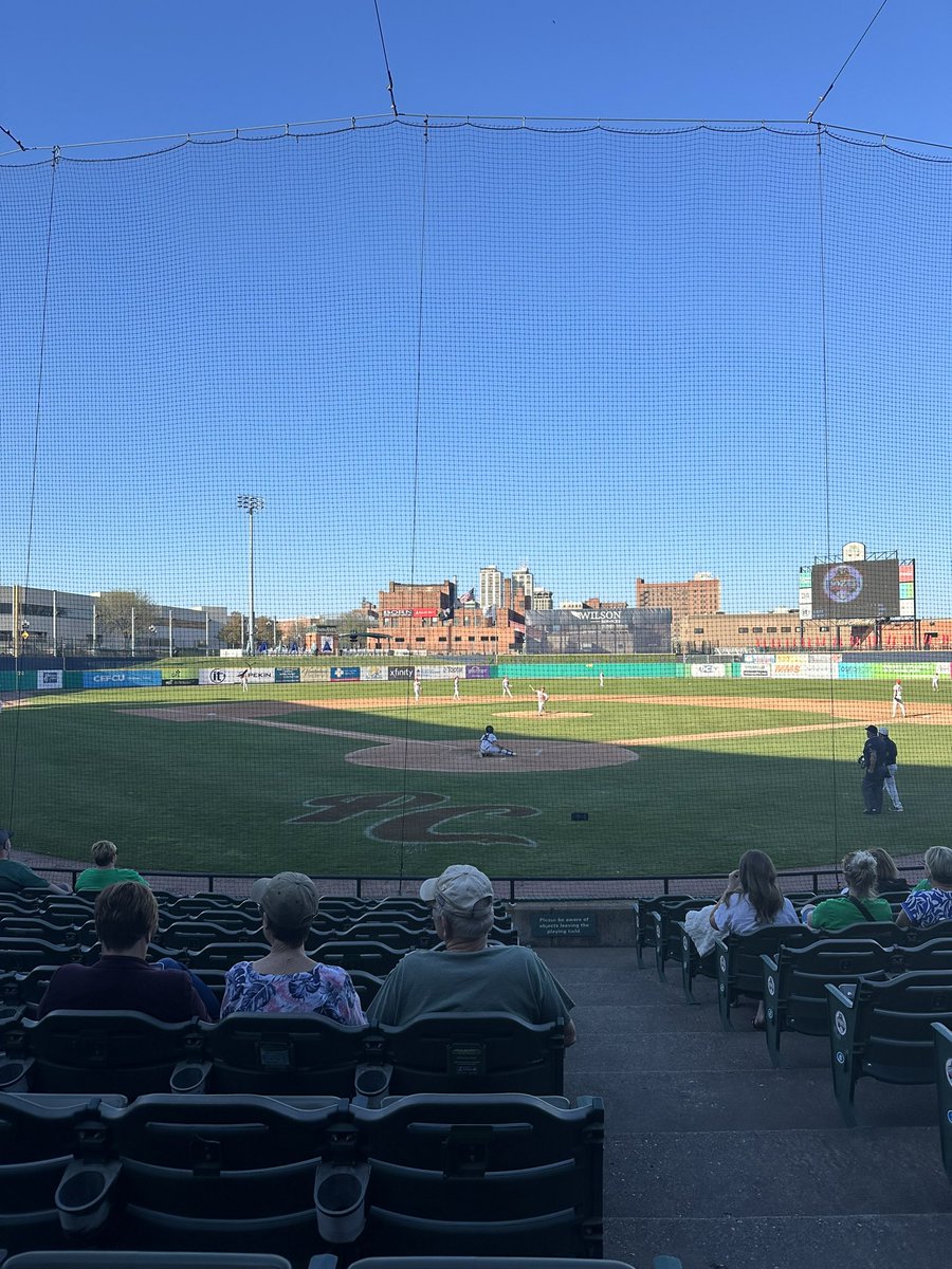 TheJDenham's tweet photo. Catching some @EHSHornetsBB at Dozer Park. Up 4-0 Bottom of 4th. https://t.co/yvPmMozM66