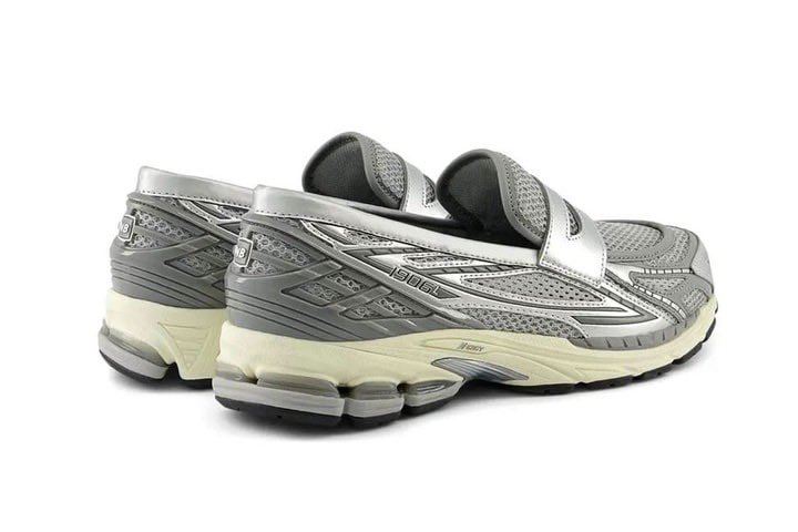 StreetFashion01's tweet photo. New Balance Loafers are dropping in Grey/Silver!🖤 https://t.co/O1MqbF1jZK