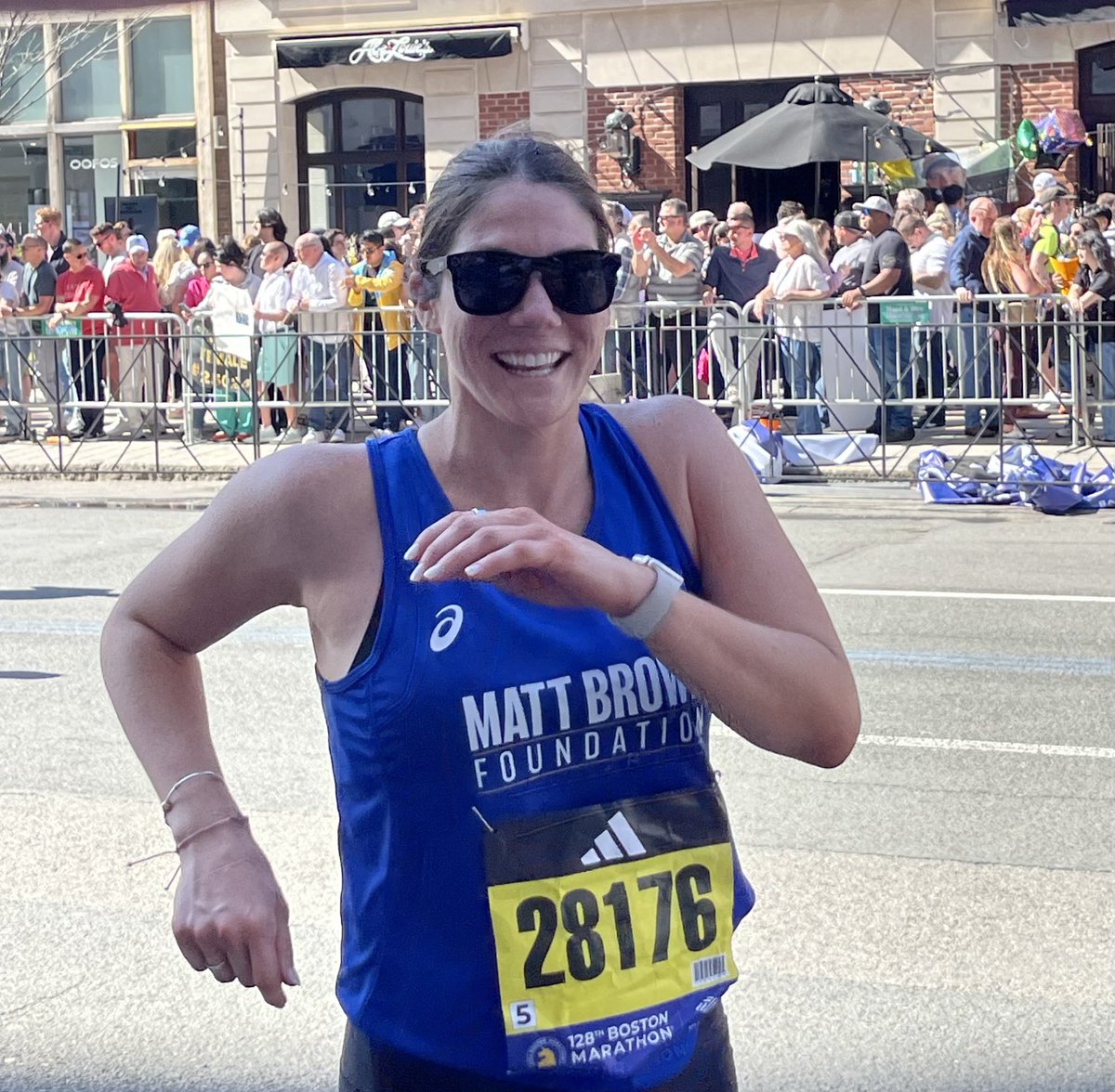 CoachTB_SC's tweet photo. Congrats to Stonehill Alumni Matt Brown and Shannon Brown - Class of ‘16 for completing Boston Marathon today! Raising money for ⁦@MattBFoundation⁩ 💜#family #wickedproudaunt https://t.co/uMRdDkh4yw