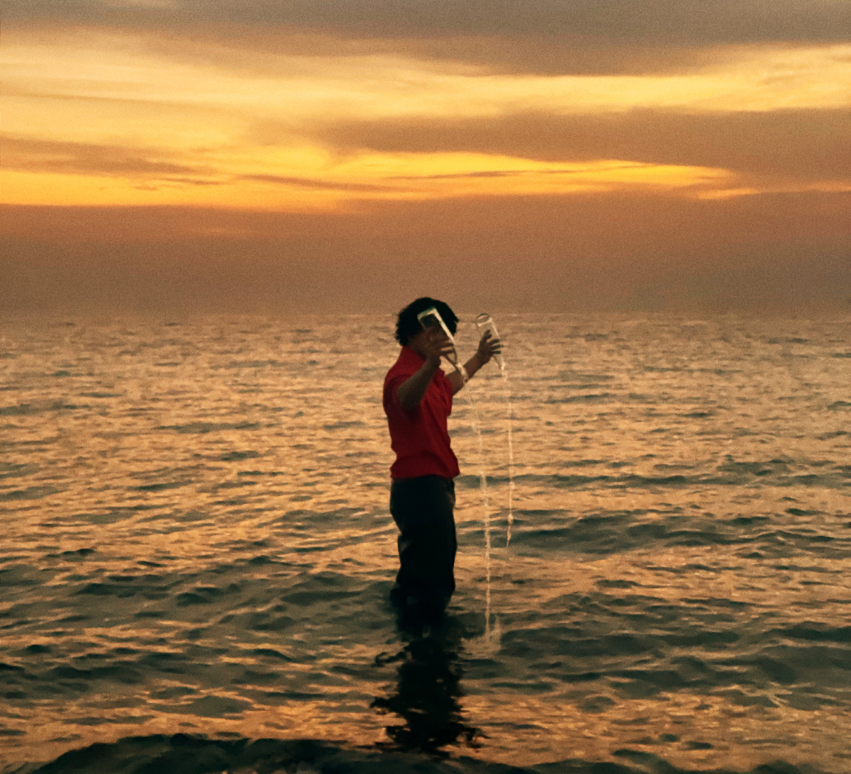 arabnews's tweet photo. With a distinct blend of alternative, modern, and indie, #Saudi independent musician #SOVL takes a road less traveled, melding personal artistry with a meaningful narrative. https://t.co/BZyXRcpoPE https://t.co/OxFrIxNWKX