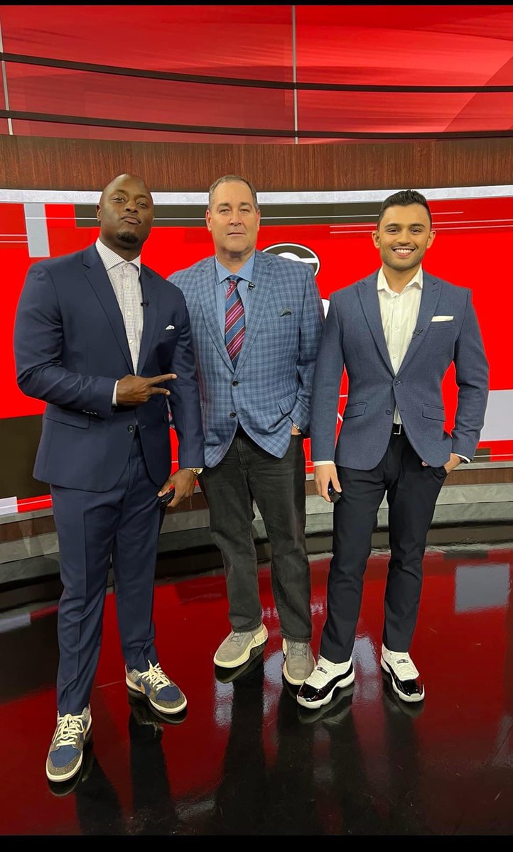 LIVE right now on @FOX5Sports . Full one hour special… #GoDawgs My Bad, Ladd one last time.. #BullDogsnow @DawgsHQ With my guys @DjShockley3 @sudu_tv #AllAccess
