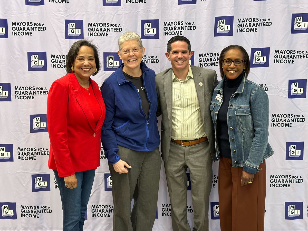 mayorsforagi's tweet photo. "$500 doesn’t seem like much, but when you’re struggling….that $500 helps a lot." -Suleta, GRIT recipient

On Friday, we brought the Guaranteed Income Works Tour to @CityOfTacoma, joined by Mayor Woodards, @RyanMelloPierc1, Speaker Laurie Jinkins, @UWPC, and GRIT recipients. https://t.co/FMVMKmQT9V