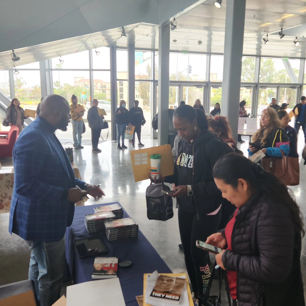 Los Angeles Unified School District thanks for the opportunity to pour into your Para Professionals! #education #educationmatters #leadershipdevelopment #leadershipcoaching #selfcare #mentalhealth #mentalhealthawareness @LAUSD_Achieve