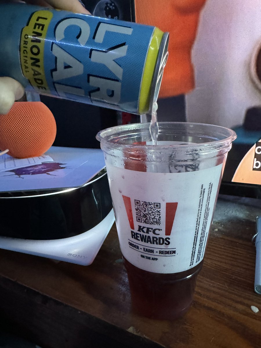 AlertGap's tweet image. i’m mixing lean with @LyricaLemonade and we on top ain’t no more public aid or calling your boss to get another raise