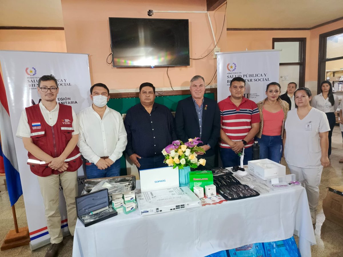 Christianbrunag's tweet photo. Hoy fue un día donde dimos todos un paso adelante. Se entregaron insumos, equipamientos y medicamentos de gran valor para el hospital Distrital de San Pedro Del Paraná. Gracias @msaludpy y Ministra @mariatbaran por ser parte del trabajo y progreso de nuestro departamento Itapua! https://t.co/Hg6F8FWzxd