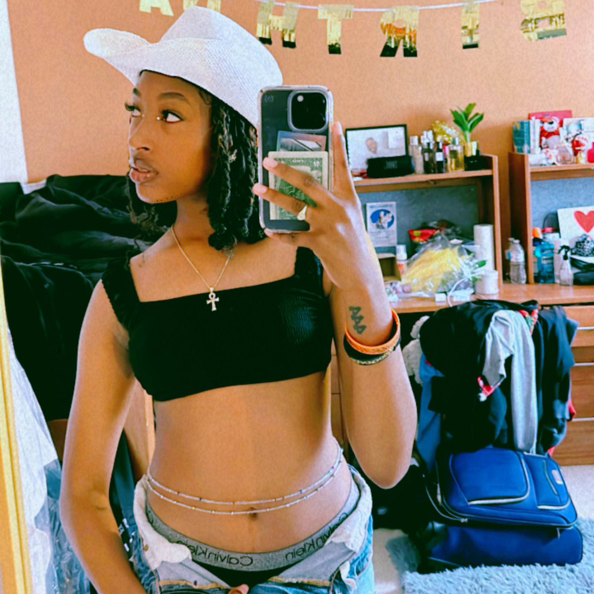 marrthemenace's tweet photo. Me in the south >> https://t.co/7CQGyYl8Ue