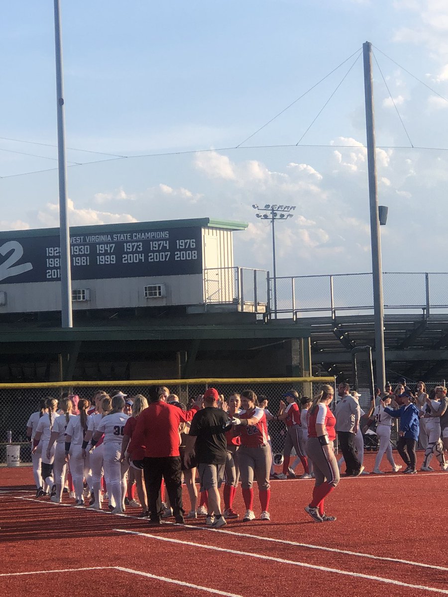 FINAL: Morgantown 8, University 0 (6 innings) Mohigans (10-5) scored 6 in the 1st and twice more in the 6th. Wisman pitches a 1-hitter with 7 strikeouts to record the win. Hawks fall to 9-5. #wvprepsb