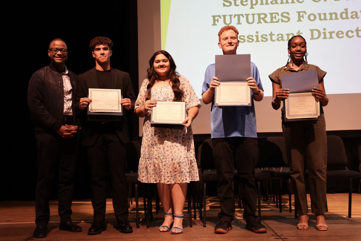 volusiaschools's tweet photo. Congratulations to these 40 high school juniors who graduated from
@FUTURES_Inc Tomorrow's Leaders program.
Through the course of this program, the students learned about team building, community government, as well as fields such as criminal justice, health care, social services and more.
During the graduation, @SuptBalgobinVCS spoke to the graduates about using the information they gained to make Volusia County a
 better place for all current and future generations to come.
Also in attendance were School Board Members Jamie M. Haynes, Ruben Colón, Jessie Thompson, Anita Burnette, Carl Persis, Chief Academic Officer
@DrValleJ, and Deputy Superintendent Dr. Rachel Hazel.
@DeltonaHigh, @delandbulldogs,
@SeabreezeHS, @PineRidgeHS,
@GreatDay2BAHawk, @NSBHSBarracudas, @VolusiaOnline,
@UHSTitans411, @TMHSWildcats,
@Mainlandhigh, @SharksAHS