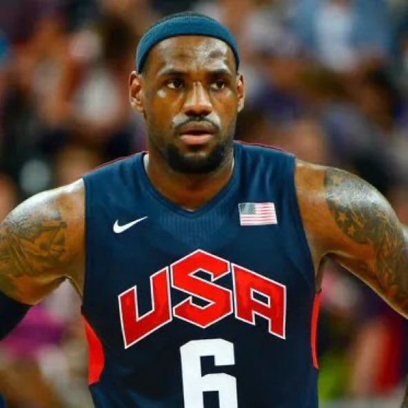 Nbanews109's tweet photo. Team USA Basketball roster for the 2024 Paris Olympics:

Steph Curry
LeBron James
Kevin Durant
Jayson Tatum
Joel Embiid
Devin Booker
Tyrese Haliburton
Anthony Edwards
Jrue Holiday
Bam Adebayo
Anthony Davis

(via @wojespn) https://t.co/9UrWvKFjDh