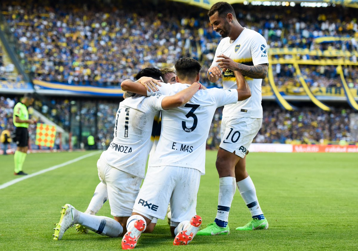 La última vez que Boca jugó con una camiseta alternativa en La Bombonera.