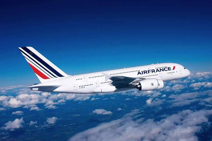 Air France-KLM, Tel Aviv’e olan uçuşlarını iptal etti.

#sondakika #iran #airfrance