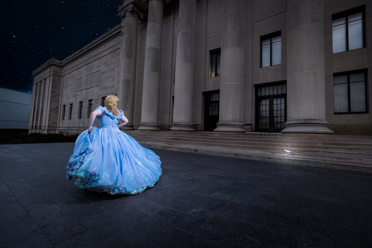 It’s my birthday so have 2 of my favorite cosplay shots of me :) 
#cinderella #liveaction #Disney #disneycosplay #cosplayer #princess #disneyprincess #ballgown