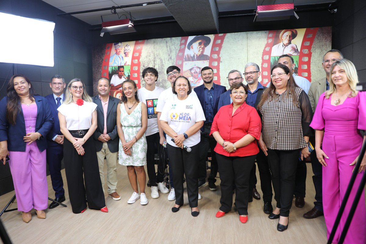 fatimabezerra's tweet photo. Agradecer aqui Rede de Inovação para Educação Híbrida (RIEH), uma imprescindível política nacional para recuperação das aprendizagens, financiada pelo @min_educacao. E destacar aqui todo o empenho e trabalho firme da secretária @SocorroBatist e toda equipe da Seec. 

+ https://t.co/wzMYi3N5xk