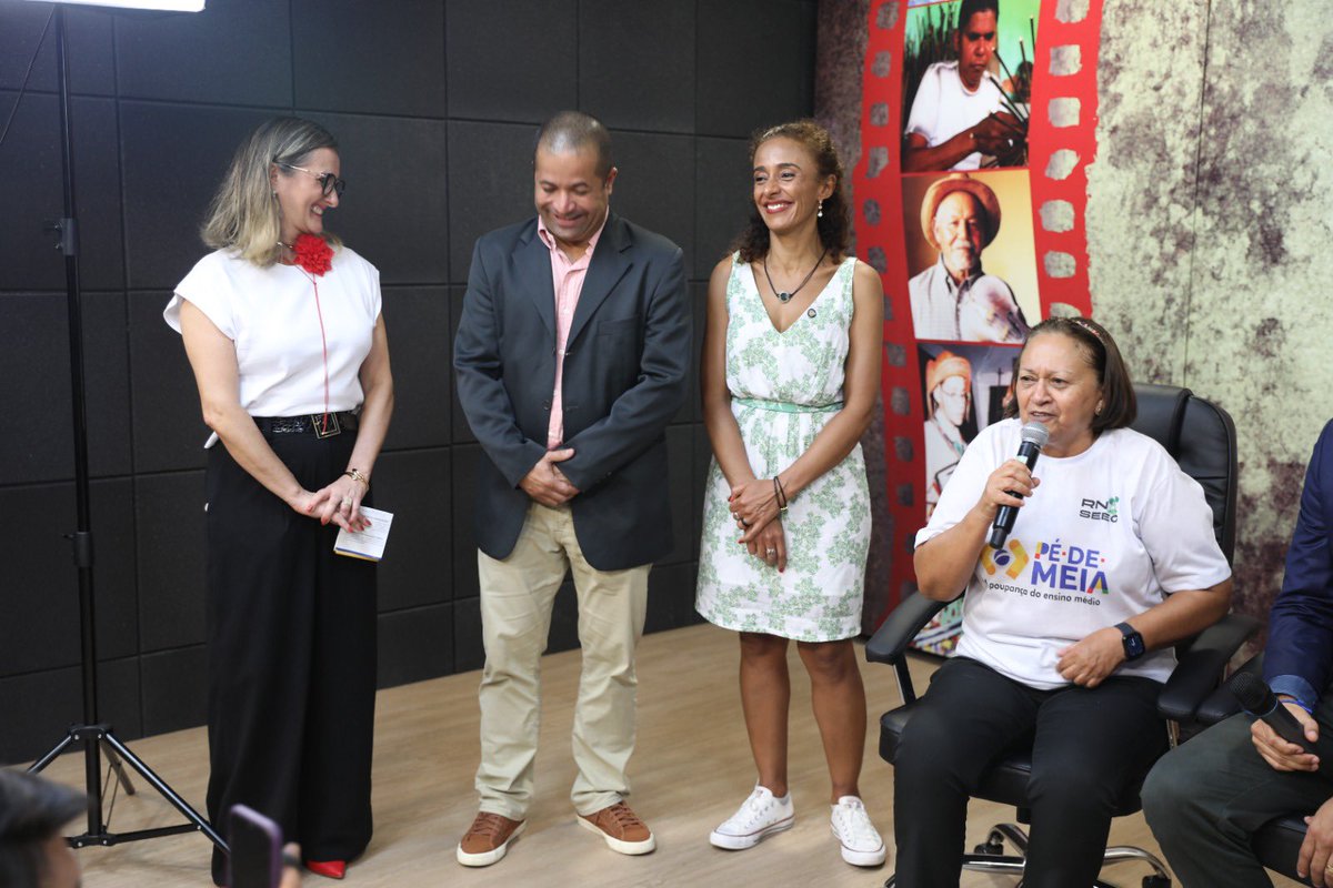 fatimabezerra's tweet photo. Agradecer aqui Rede de Inovação para Educação Híbrida (RIEH), uma imprescindível política nacional para recuperação das aprendizagens, financiada pelo @min_educacao. E destacar aqui todo o empenho e trabalho firme da secretária @SocorroBatist e toda equipe da Seec. 

+ https://t.co/wzMYi3N5xk