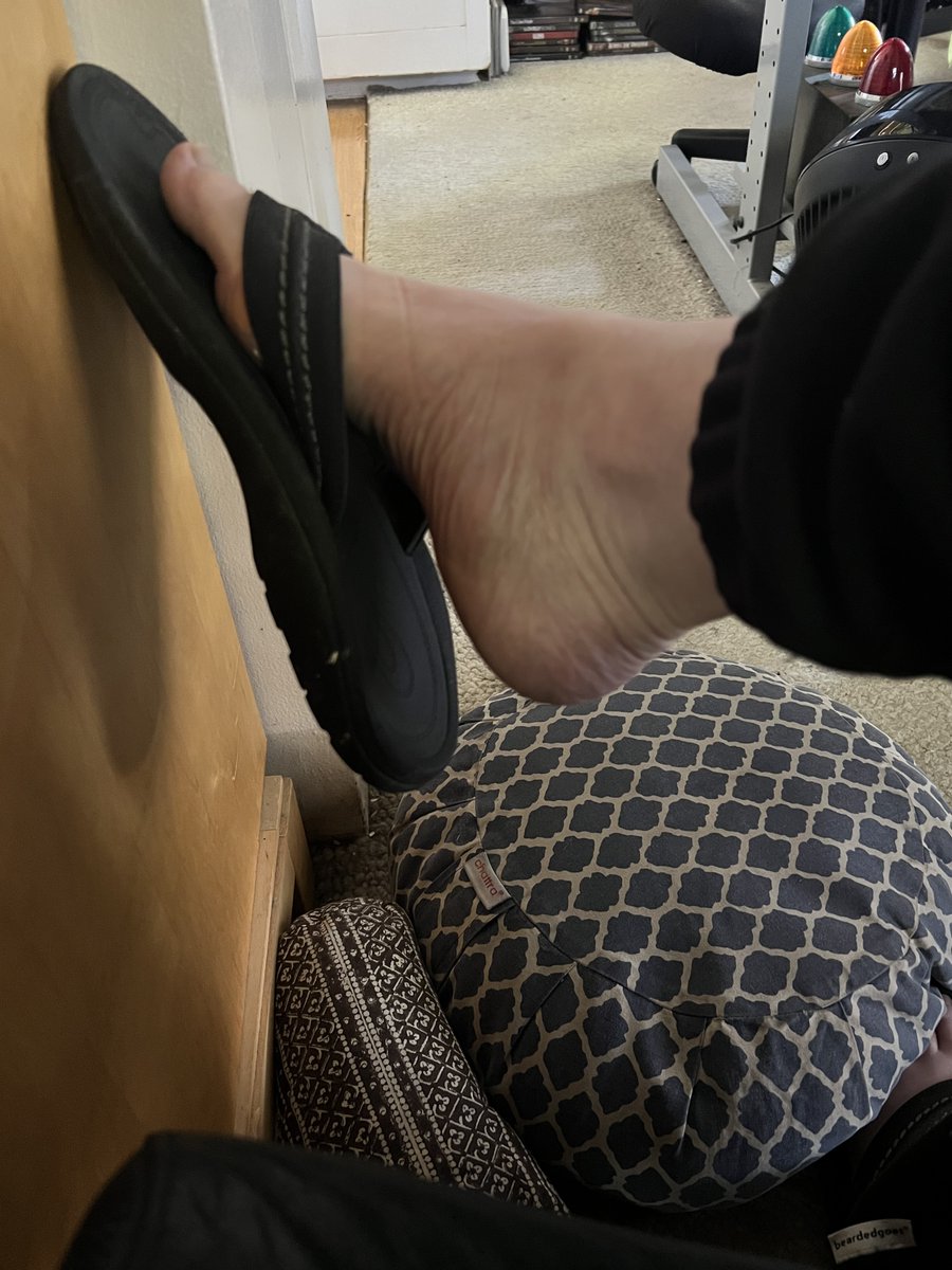 desiringsole's tweet photo. Just Hangin'

#feet #footfetısh #gay #malefeet #feetfinder #feetpic #malefootworship #gayfeet  #jockfeet  #malefootfetish  #malesoles https://t.co/3wNNZHGRiS