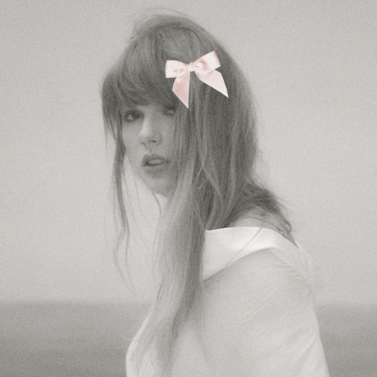 taysfavcapri's tweet photo. im back!!!!!!!! ଘ(੭ˊᵕˋ)੭ 𓍢♡! we are getting the tortured poets department really soon and I KNOW we will be in the trenches thanks to a certain ugly ass fandom so yeah :-) #TaylorSwift https://t.co/OtOr0uq85c