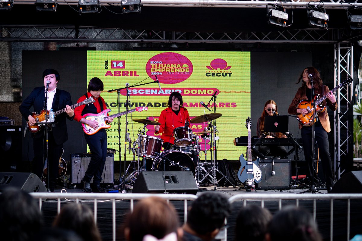 velaztj's tweet photo. Fotos a #TheRevolutionBand tributo a #TheBeatles, y a @NortecBF 🤘

Más fotos: https://t.co/qm2ronF7zr
.
.
#mkt #marketing #tijuana #video #instagram #socialmedia #photography #fotografía #nortec https://t.co/5SGKdRxZdm