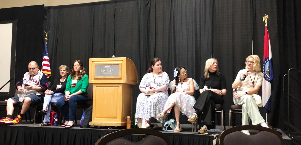 LVGintheLibrary's tweet photo. Being a book nerd, it is tough to not totally geek out when there is an author panel like this one. Thanks @JamesPonti @TarynSouders @lauriestolarz @StephanieBearce @zoe1416 @CathBakewell @jodyfeldman and J.L. Esplin for coming to #maslsc 😍 https://t.co/Gmt8ZBMNM5