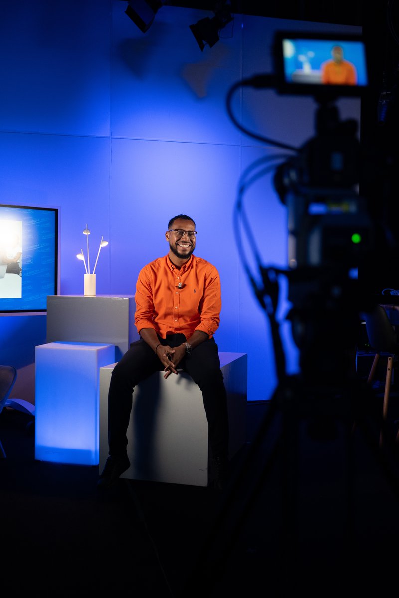 AlanMTQ's tweet photo. 🎥 Connais-tu l’émission Check’One sur https://t.co/Zq53ku7qjW ? Une émission “Tech & Business” créée par de jeunes martiniquais 🇲🇶

🎙️ Cette fois, c’est dans un tout nouveau format qu’ils m’ont recontacté : une capsule “Portrait d’entrepreneurs” d’environ 10 minutes où je retrace brièvement mon parcours de A à Z. De mes débuts à aujourd’hui avec @ilecoapp.

📺 Pour moi, c’était essentiel d’y participer parce que j’aime encourager les initiatives de la jeunesse antillaise et je suis ravi de leur donner de la force pour continuer à produire du contenu qui inspire et donne envie d’entreprendre 💪🏾

📸 @Rvbnnnn