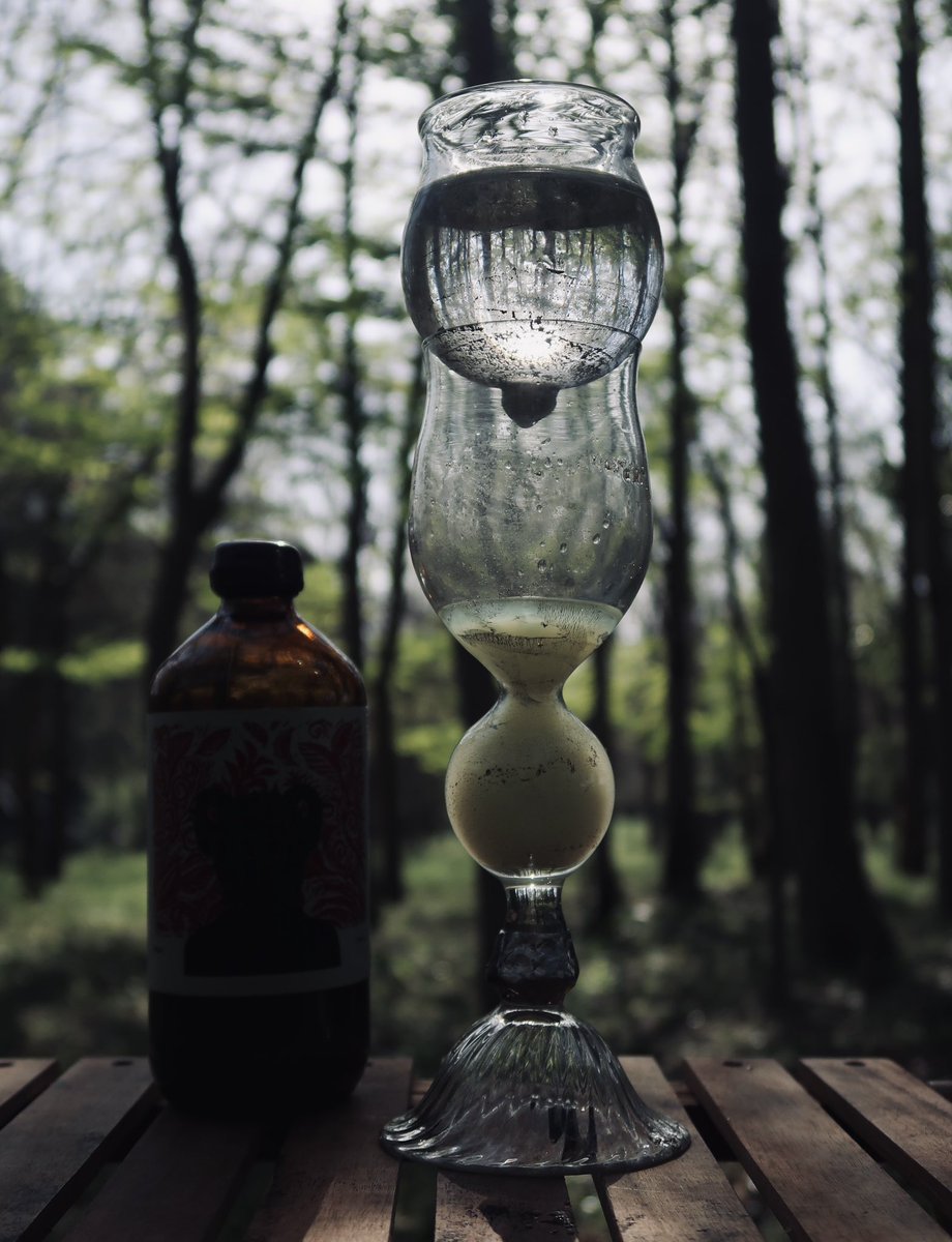 p_pxxx's tweet photo. #PpxAbsinthe #PpxCamp
森でアブサンを楽しみました
都会の妖しいだけではなく 自然会の草木にもよく馴染む #PpxMemo https://t.co/tG2JT0X5x0