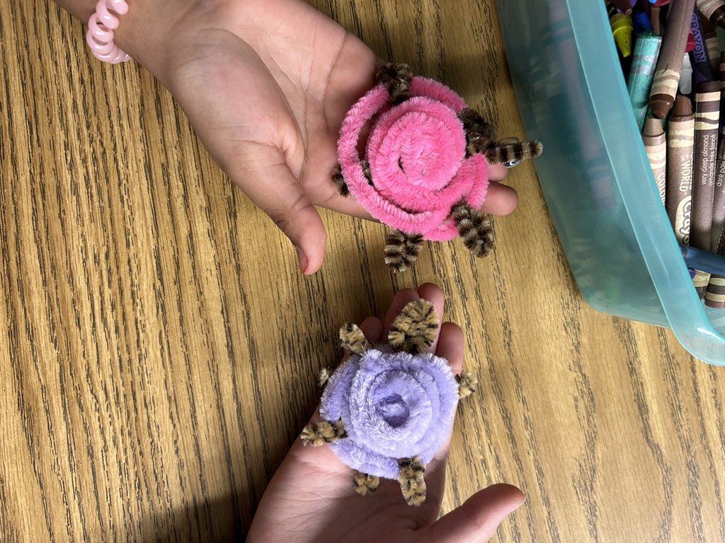 Our crafty crew had a blast making adorable pipe cleaner turtles! Check out these cute creations 🐢 #kennedycallout #burbank111 #craftyconnections