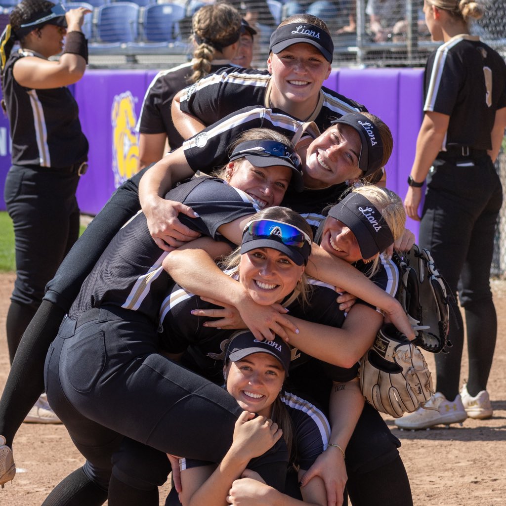 LindenwoodSB's tweet photo. 🥰🫶😆 https://t.co/ePuMAZJ1s8