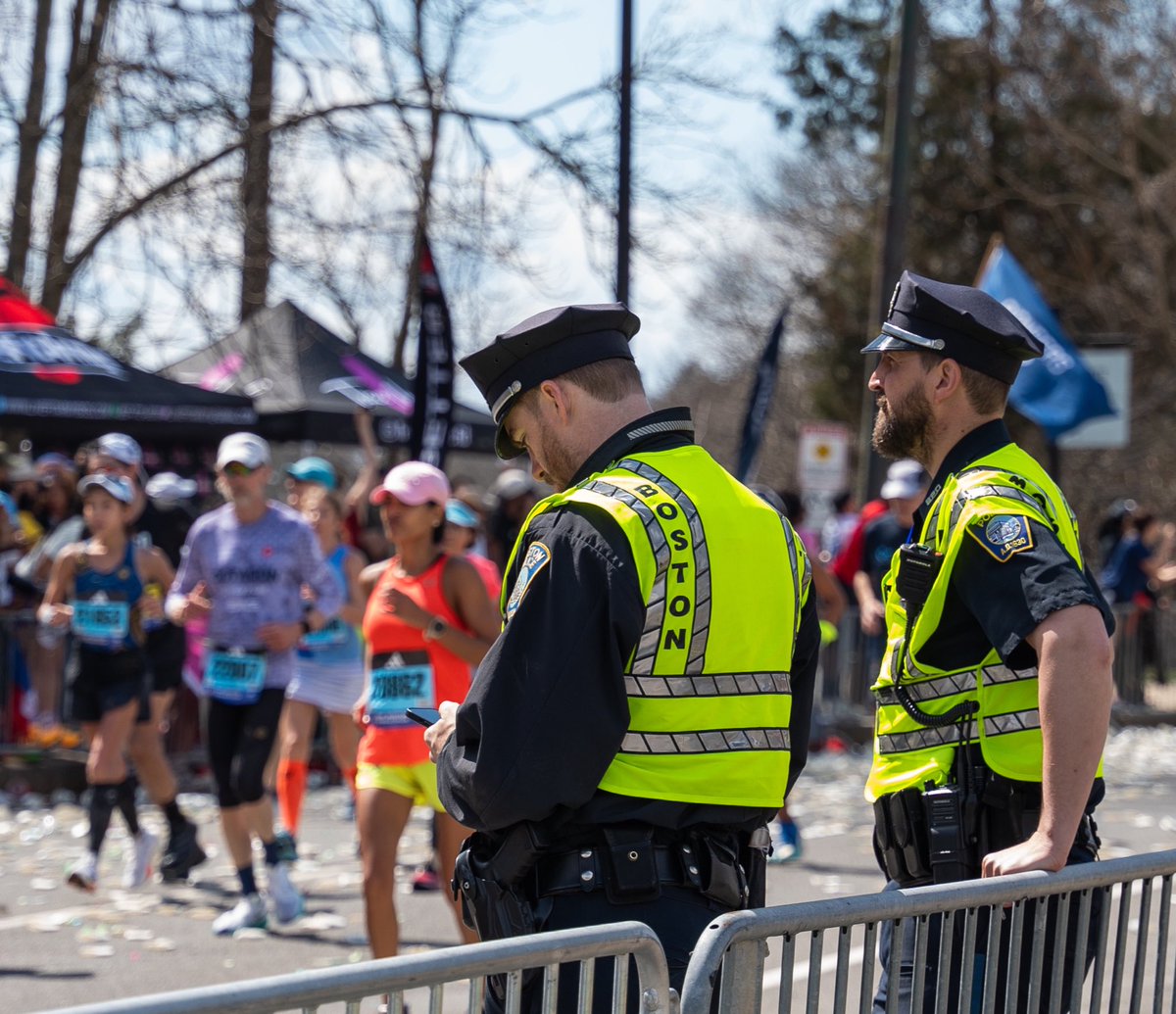 💛💙 views from mile 21

#BostonMarathon2024