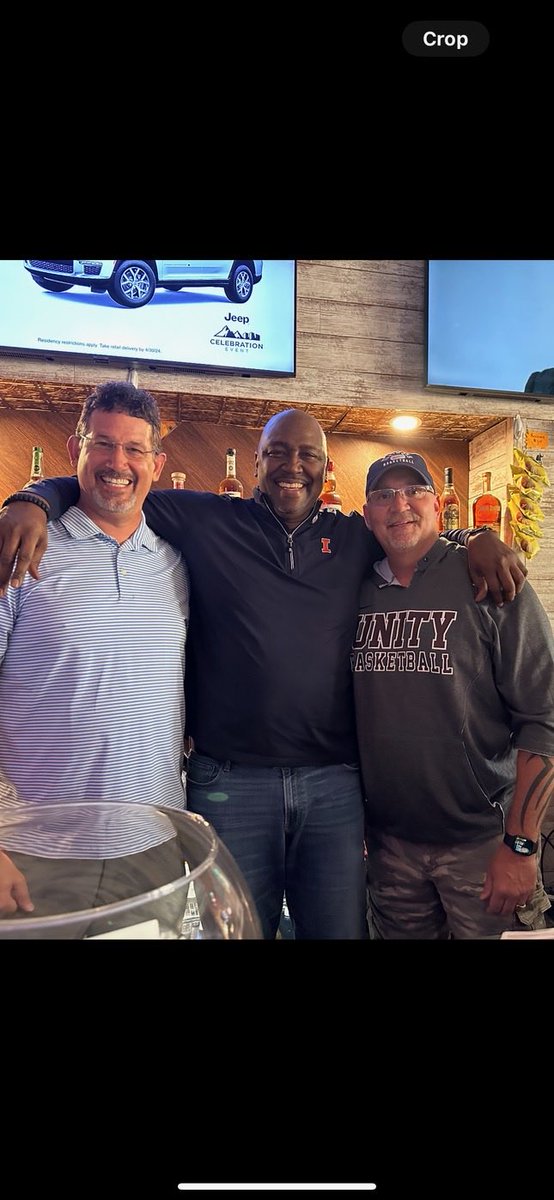 Doing community work with my guys TJ Wheeler and ⁦@TomMichael32⁩ at the Sidney Saloon in Sidney, IL. Raising scholarship 💵’s Vocational training. Go Illini!