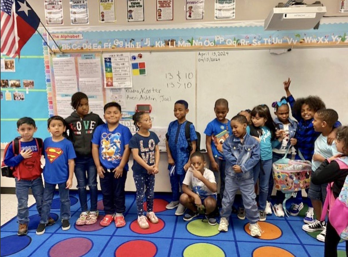shadowbriares's tweet photo. #SHADOWBRIARAUTISMBLUEOUTDAY2024
#Schoolchoice #SteamMagnet #ShadowbriarES https://t.co/glko1uP86g