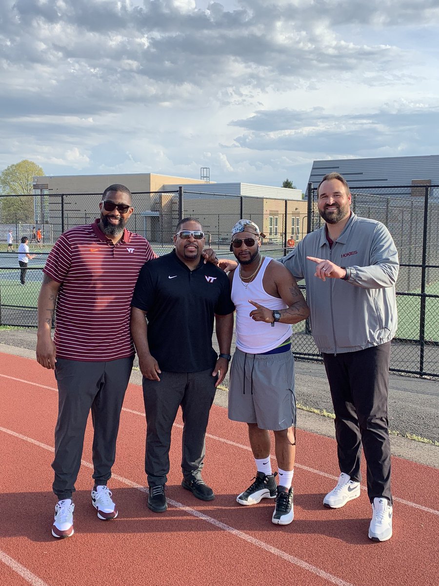 Appreciate @TylerBowen @Coach_Mines @CoachEBrooks @CoachShawnQuinn For coming through today 🙏🏾 If Say what you mean and do what you say was people ‼️
