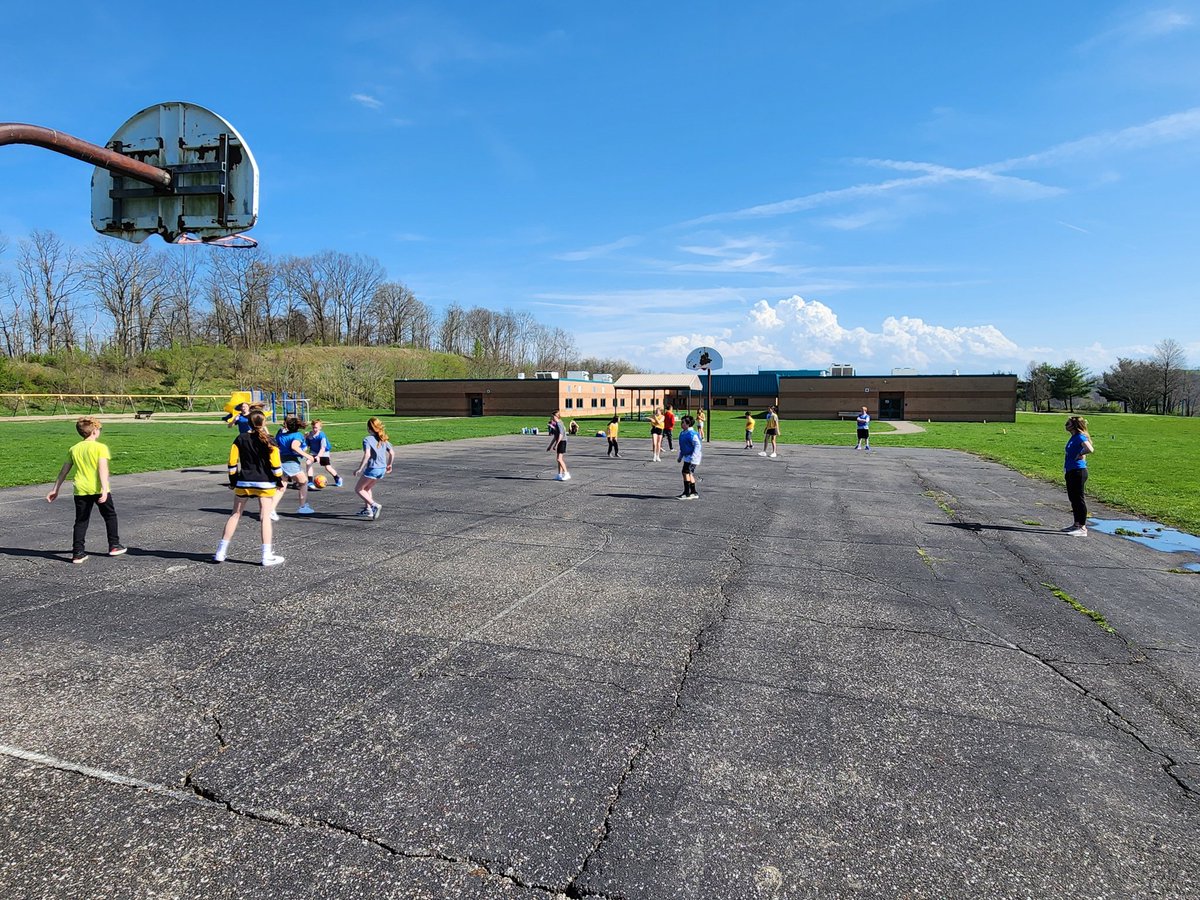 Week 2 of the Trinity South are in the books, and it was a fun round of 5 on 5 on 5 outdoor hoops! We also sang happy birthday to one of our attendees! @KeruskinPete @TrinityAreaSD @Trinity_Hillers @TRINITY_MLUCAS