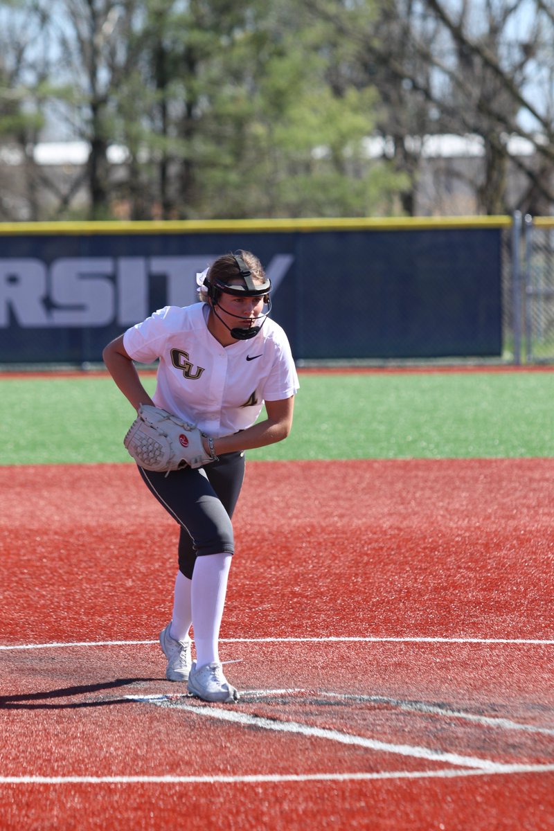 Softball's sweeps the double header against Siena Heights thanks to solid pitching. cugoldeneagles.com/news/2024/4/15… #TogetherweSOAR