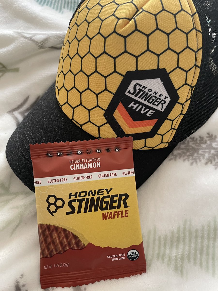 A different kind of #mettlemonday. Needed a boost to motivate myself to get out and mow the lawn. #HoneyStinger waffle to the rescue. @HoneyStinger