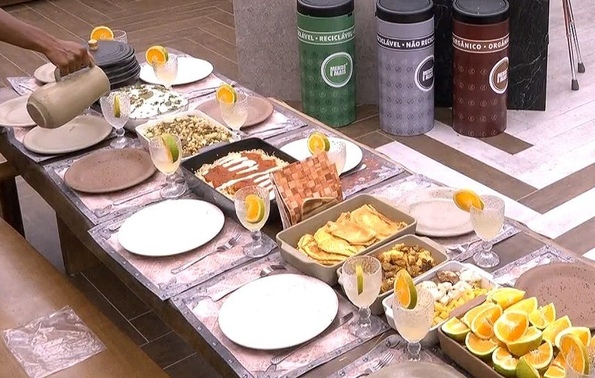 monicalevandosk's tweet photo. @iFood o banquete do Davi na xepaa #iFoodNoBBB24 https://t.co/Zt3OEhKhdZ